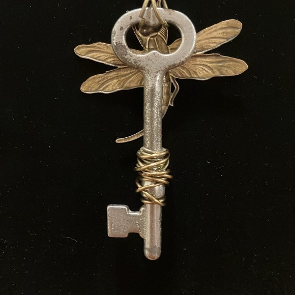 Unique hand crafted Dragonfly Key Wire Wrapped‎ Metal Statement Fashion Necklace - Picture 4 of 5